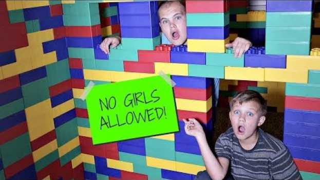 Video Boys Only GIANT LEGO FORT! No Girls Allowed   türkçe