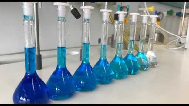Video Ausbildung: #ChemieAzubi besucht eine Chemielaborantin su italiano