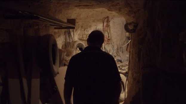 Video Vivre sous terre au milieu du désert su italiano