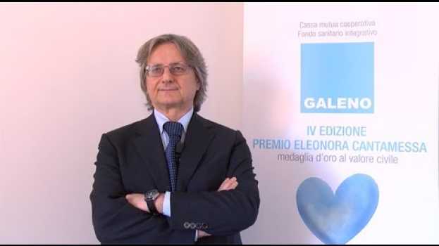 Video Massimo Fioranelli: un supporto tra medici nei momenti di bisogno po polsku