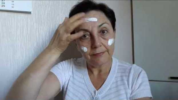 Video Отбеливающий  крем  для  лица  WHITE SKIN  -бюджетный ,но  отлично  работающий . ЭТО  НЕ  РЕКЛАМА ! em português