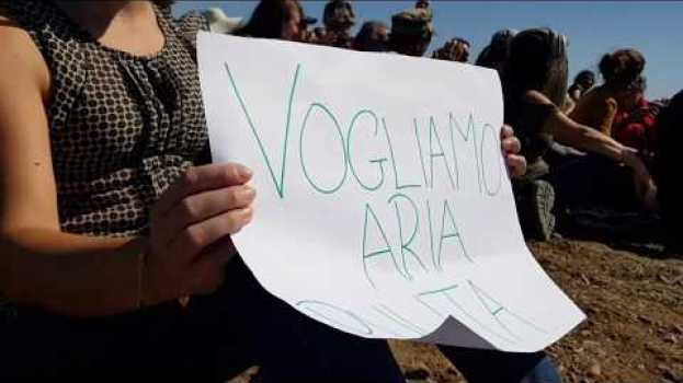Video NO DISCARICA, UN VIDEO CHE TUTTI DOVREMMO VEDERE en español