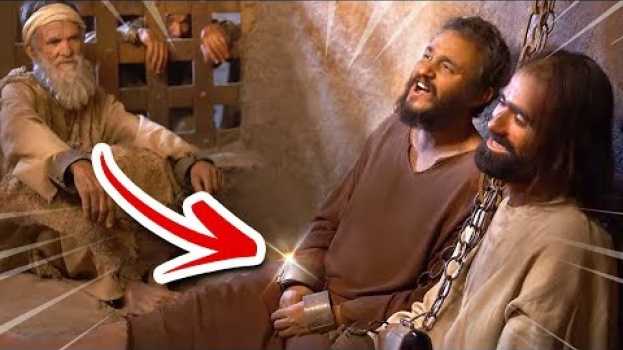Video É ISSO QUE ACONTECE QUANDO VOCÊ LOUVA A DEUS NAS DIFICULDADES! - Momento com Deus po polsku