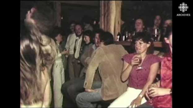 Video Analyse des différences entre les bars de l'est et de l'ouest de Montréal en 1980   türkçe
