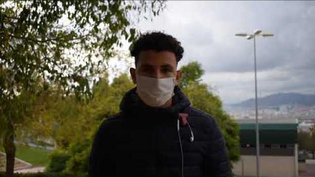 Video Omar Kabouri nos cuenta su historia. em português