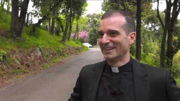 Video Claudio Tagliapietra, sacerdote | Aiutare gli altri a correre em português