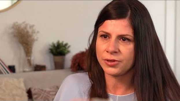 Video 'I Have Three Children With My Father' em português