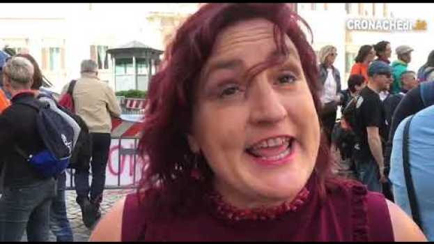 Видео No vax, proteste davanti alla Camera на русском