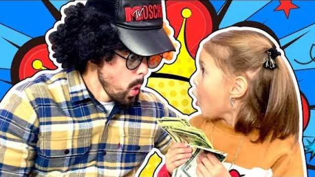 Video Амелька нашла Сумку на улице! Как она поступит: вернёт хозяину или оставит себе? Амелька Карамелька su italiano