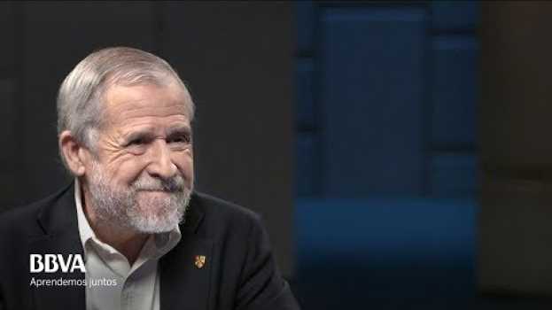 Video "El maestro es la joya de la corona de un país". Franciso Mora, doctor en Neurociencia y Medicina auf Deutsch