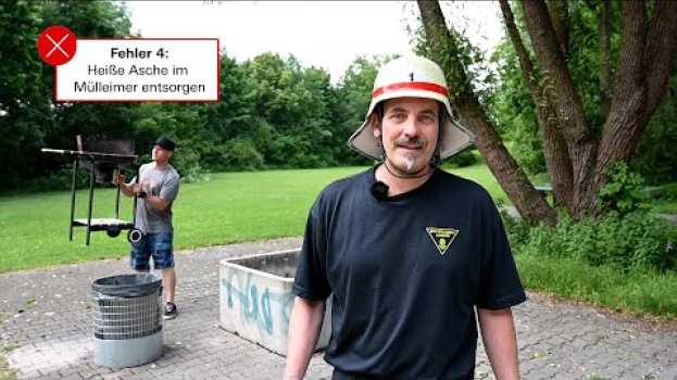 Video Berufsfeuerwehr Augsburg zeigt: 5 häufige Fehler beim Grillen in English