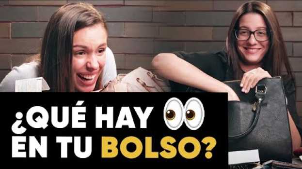 Video 15 CHICAS MUESTRAN QUE HAY EN SU CARTERA! | SUBTITULADO   türkçe
