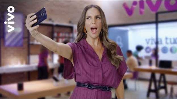 Video Tem tudo na Vivo - Rainha da selfie in English