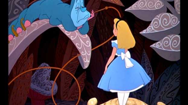 Video Alice in Wonderland is not about Drugs (But it is trippy as hell) en español
