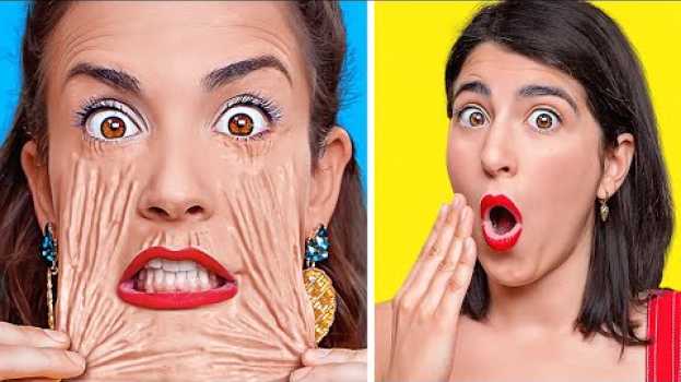 Video TRY NOT TO LAUGH CHALLENGE || Best Funny Pranks On Friends by 123 GO! CHALLENGE su italiano