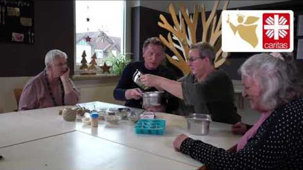 Video Adventsideen mit Ludger Abeln: Plätzchen für die gefiederten Freunde in English