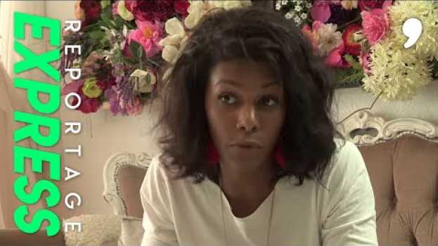 Video Elle réalise son rêve au salon du mariage em português