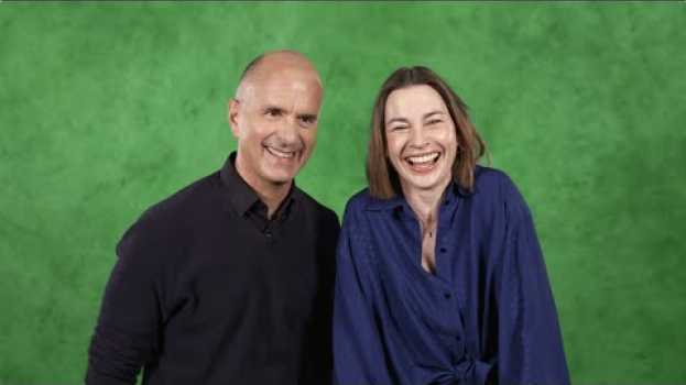 Video Outtakes Christoph Maria Herbst und Christiane Paul: ES IST NUR EINE PHASE, HASE - ab 14.10. im Kino   türkçe