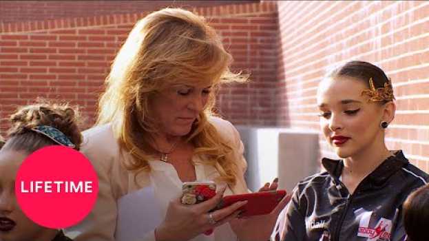 Video Dance Moms: Ashlee and Jill Fight About the Scores (Season 6 Flashback) | Lifetime em português