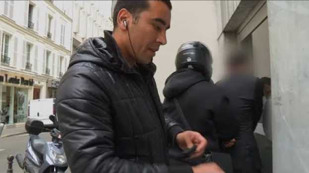 Video Ils font une razzia avec leurs cartes bancaires volées en español