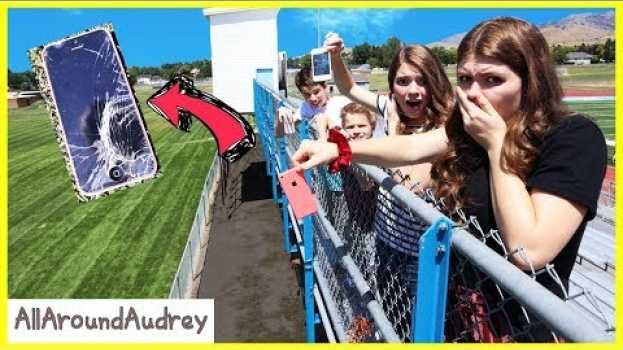 Video Last To Drop Their iPhone Wins! / AllAroundAudrey en español