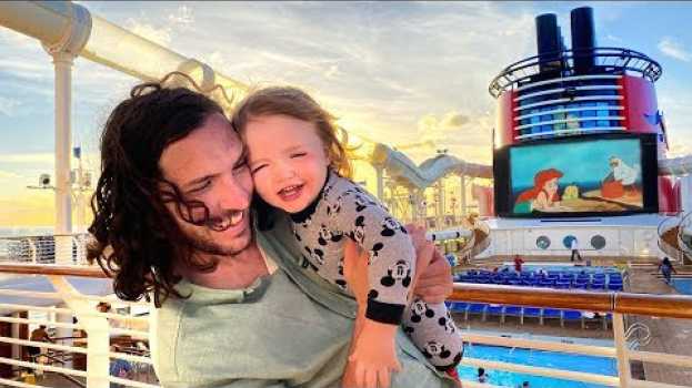 Video Swimming Pool on our BOAT!!  What’s inside our Disney Dream Cruise, first family vacation on water! em português