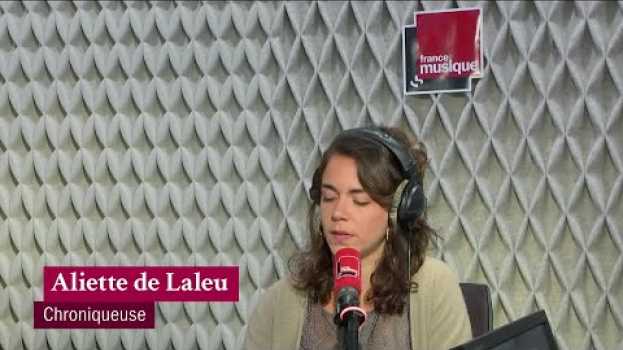 Видео Pourquoi certains chœurs d'enfants refusent-ils les filles ? - Aliette de Laleu на русском