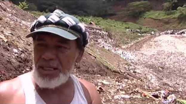 Видео Tahiti, ils fouillent les décharges pour survivre на русском