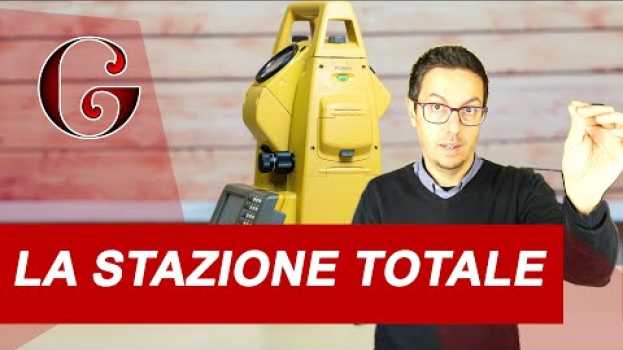 Video LA STAZIONE TOTALE cos'è: cosa misura e a cosa serve lo strumento topografico em português