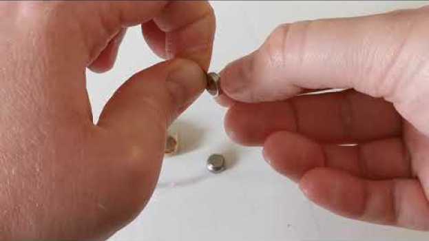Видео How to change your hearing aid battery на русском