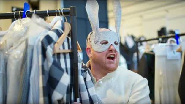 Video Alice's Adventures Under Ground: Set and costume tour (The Royal Opera) en español