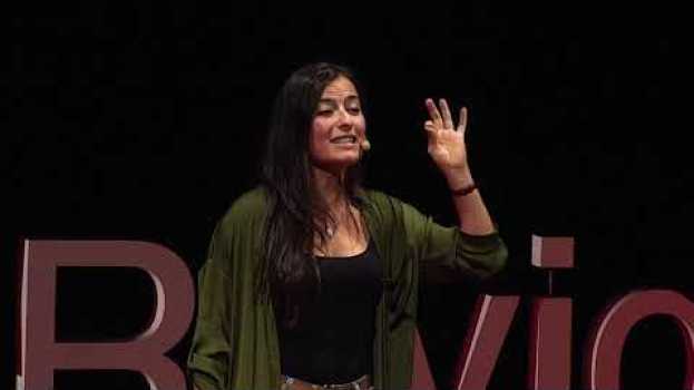 Video Giocare è una cosa seria: divertirsi per motivare i collaboratori | LUCIA BERDINI | TEDxRovigo auf Deutsch