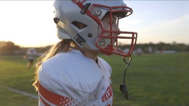 Video Oregon City's only female football player auf Deutsch