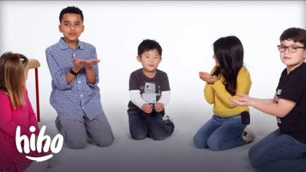 Video Kids Share Their Cultural Tradition | Show & Tell | Hiho Kids em português