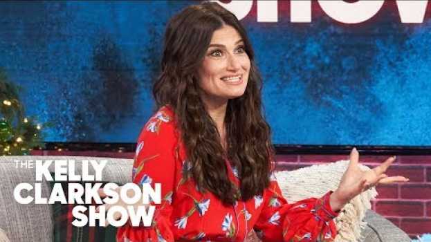 Video Idina Menzel Reveals Someone Had A Heart Attack When She Sang At A Wedding Once em português