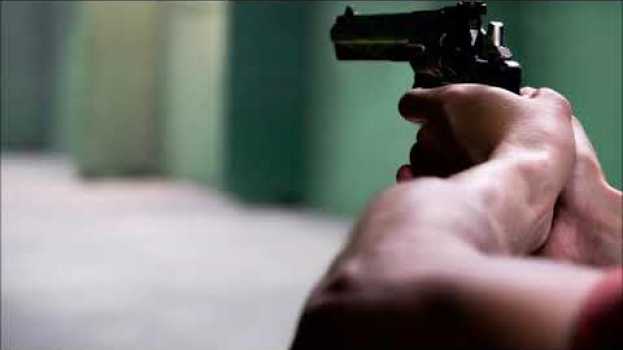 Video Sonhar que se tem uma arma na mão. Significado po polsku