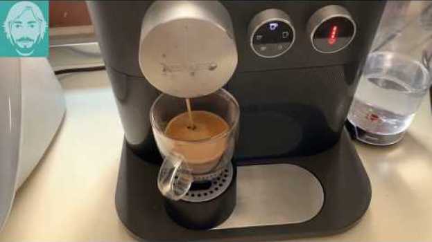 Video Come fare la pulizia della Nespresso Expert e risolvere il problema della fuoriuscita di acqua. em português