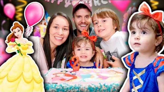 Video ANIVERSÁRIO DE 2 ANOS DA LAURA 🎉 Festa Princesas Disney e Presentes 🎁   türkçe