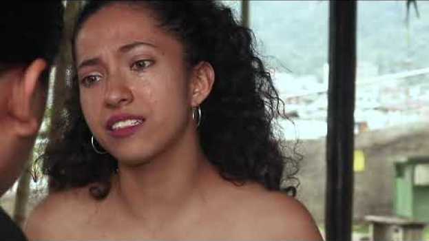 Video Abandonó a su novia embarazada, pero ella salió adelante auf Deutsch