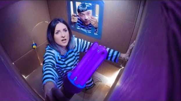 Video BOX FORT ESCAPE ROOM **SCAPPIAMO DALLA PRIGIONE DEL CASTELLO** in English