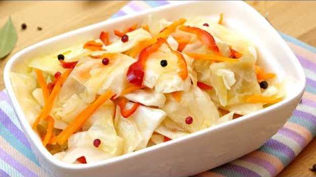 Video Очень вкусный салат КАПУСТНЫЙ! Хрустящая закусочная капуста в пикантном маринаде! po polsku