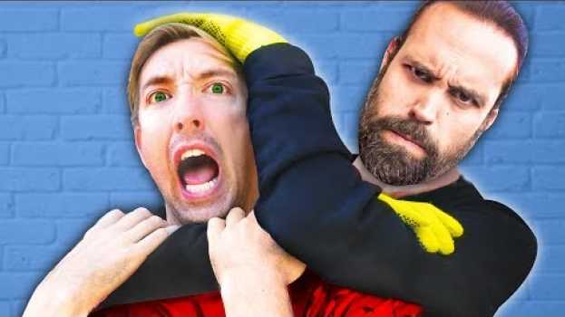 Video CWC vs BEST FRIEND BATTLE ROYALE Challenge to Learn if Hacker PZ9 is Justin - Hide and Seek 24 Hours en français