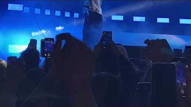 Video "Nach oben" in English